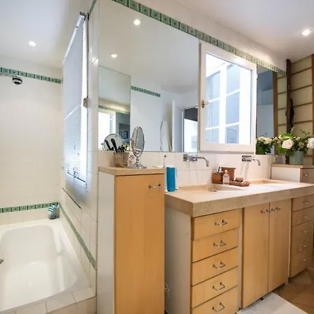 Duplex St-michel - Quartier Latin Апартаменты *