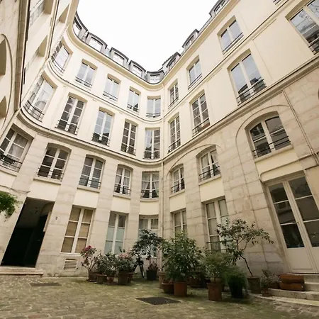 Apartment Duplex St-michel - Quartier Latin Paris